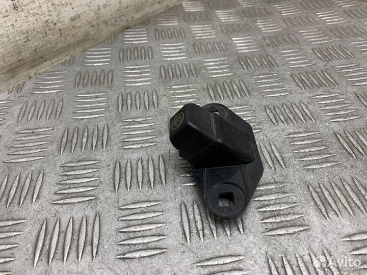 Камера задняя Toyota Land Cruiser J200 1vdftv 2012