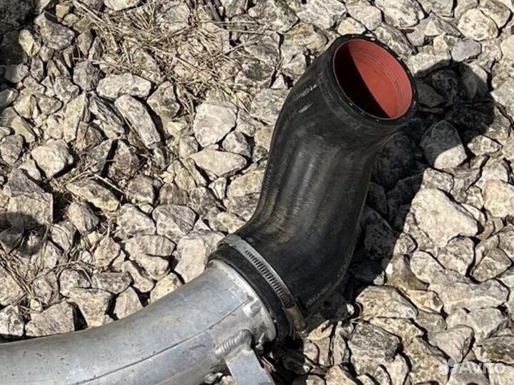 Патрубок интеркулера Volvo XC70II