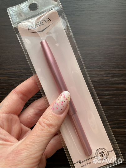 Кисти для бровей и губ