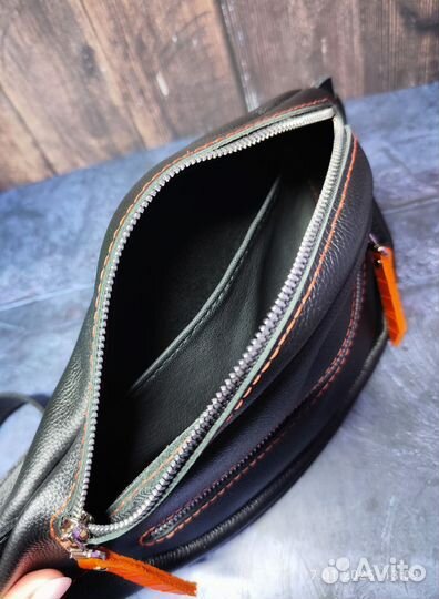 Нагрудная сумка из натуральной кожи ручной работы