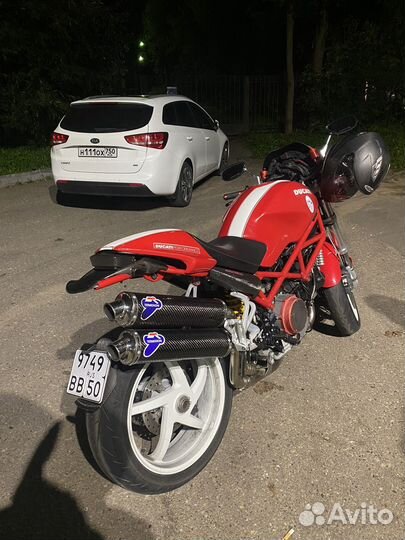 Ducati monster S2R