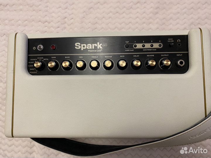 Гитарный комбоусилитель