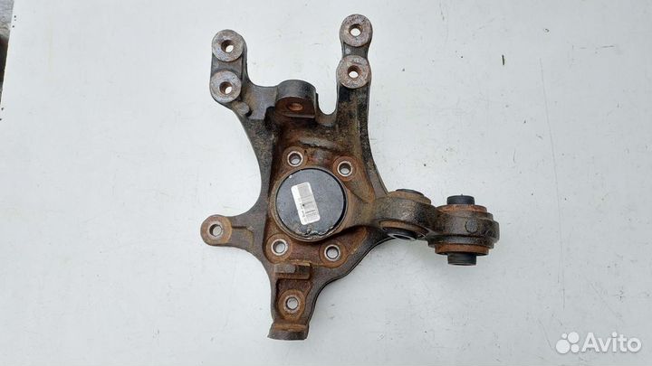 Кулак задний левый Kia Ceed1 ED