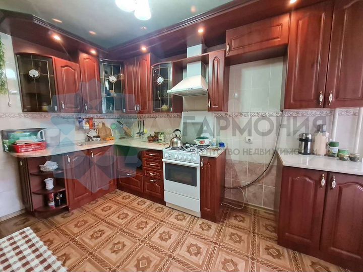 2-к. квартира, 71,4 м², 2/5 эт.