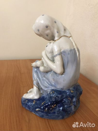 Статуэтка времен СССР