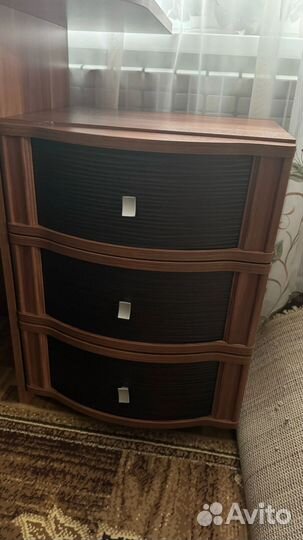 Компьютерный стол и кресло