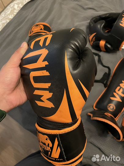 Комплект Venum Перчатки, Шлем, Шингарды, Защита