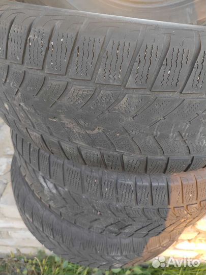 Goodyear UltraGrip Ice SUV 235/65 R17 T