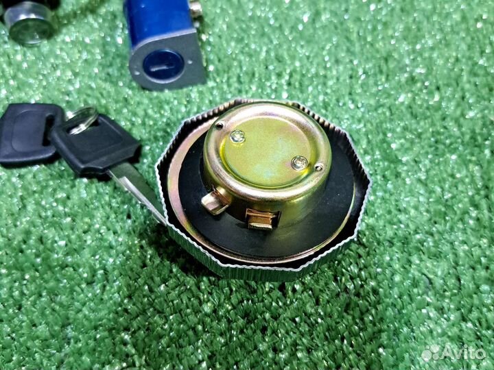 Комплект замков на мопед