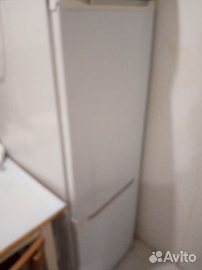 Холодильник Бирюса. 2016 г. Требуется залить фреон
