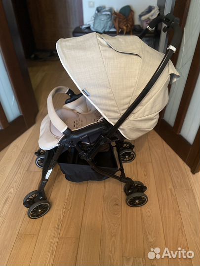 Прогулочная коляска combi