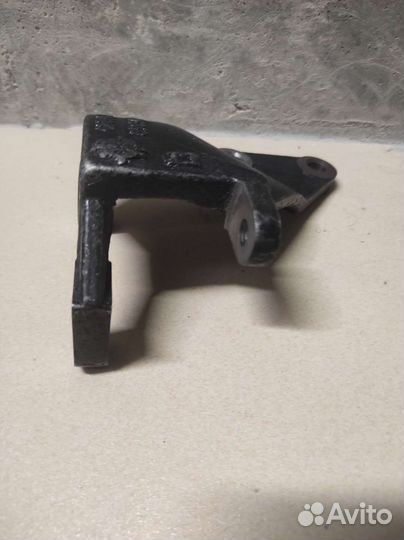 Кронштейн насоса гур ZF 406,405