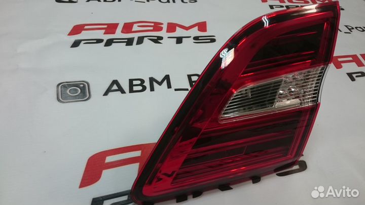 Правый фонарь в крышку багажника Mercedes ML w166