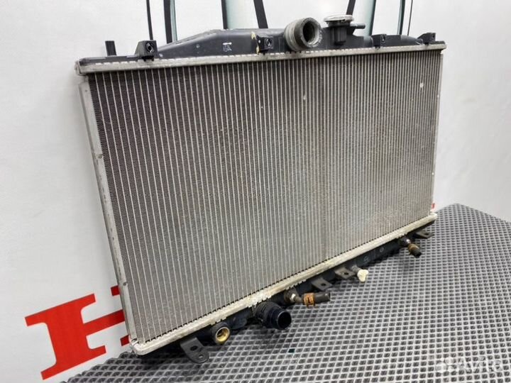 Радиатор охлаждения двигателя Honda Accord 7 CL