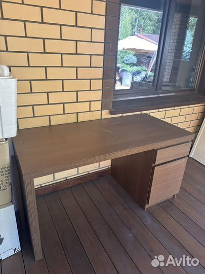 Письменный стол
