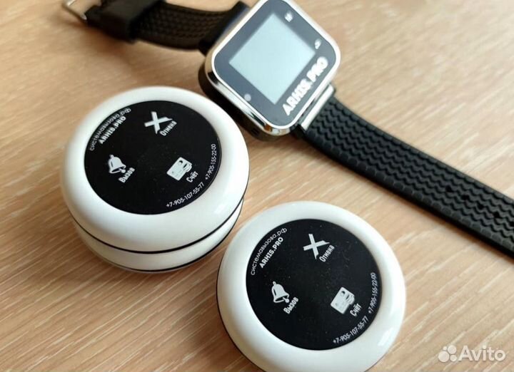 Кнопка вызова официанта в ассортименте с часами