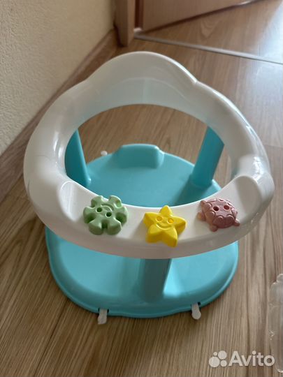 Стул и круг для купания