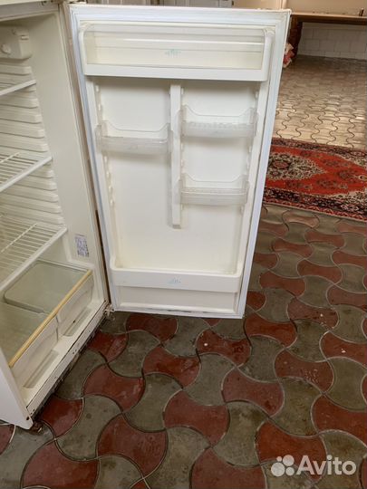 Холодильник бу stinol