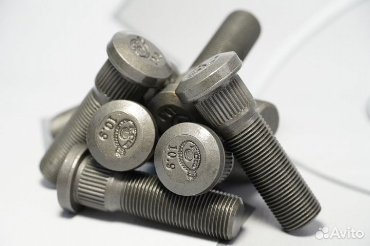 Болт ступицы Еврошпилька