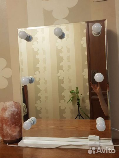 Зеркало гримерное с лампочками