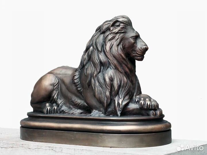 Скульптуры львов и сфинксов