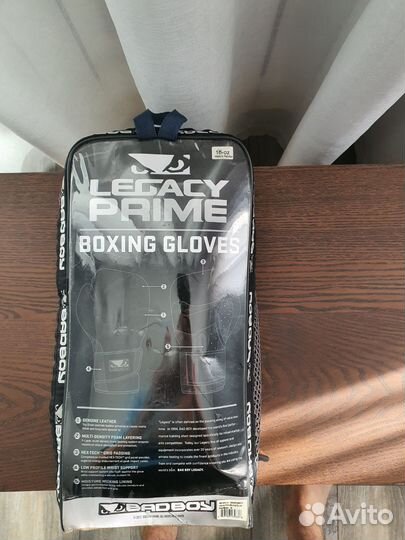 Боксерские перчатки 16 oz bad boy legacy prime