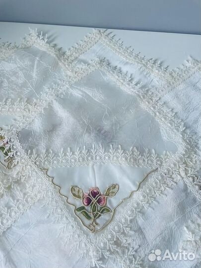 Скатерть айвори и 12 салфеток органза с вышивкой