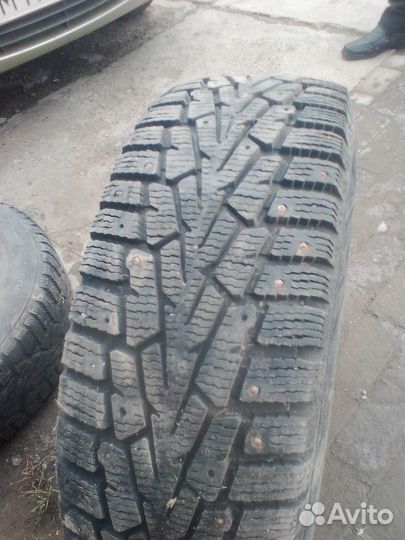 Зимняя резина 215 65 r16