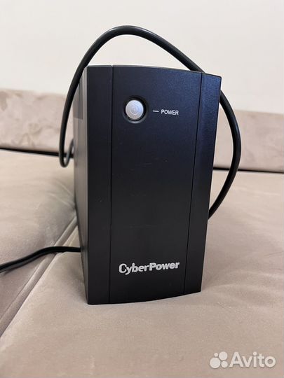 Источник бесперебойного питания CyberPower