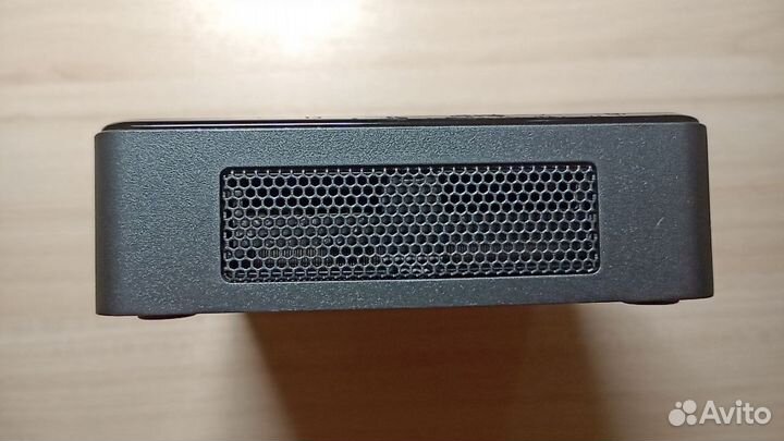 Неттоп Intel NUC 8i5BEK2