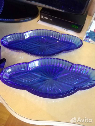 Набор посуды из синего стекла. Новый