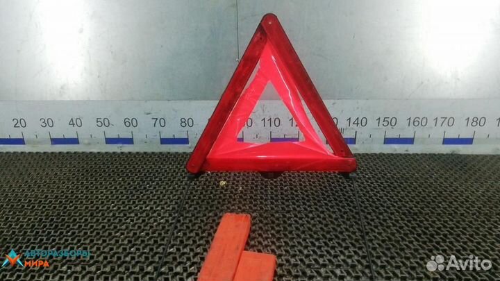 Знак аварийной остановки Volkswagen Jetta 5 2007