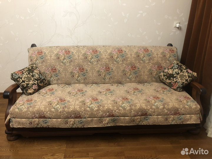 Диван