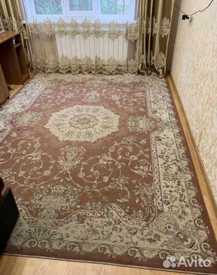 Ковер шерстяной