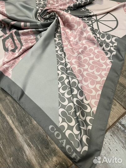 Платок шаль шелковый Coach серый с розовым