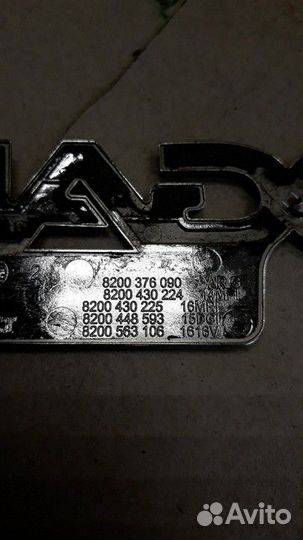 Эмблема крышки багажника Renault Logan