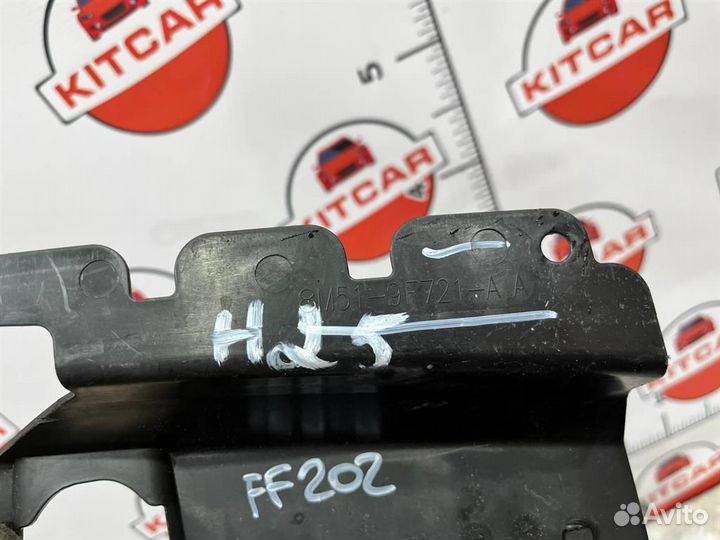 Воздуховод радиатора Ford Focus 2