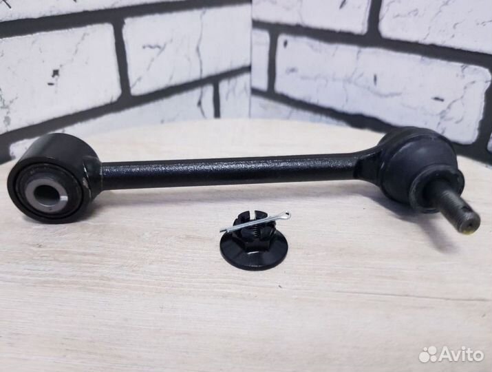 Рычаг подвески левый зад. нижний