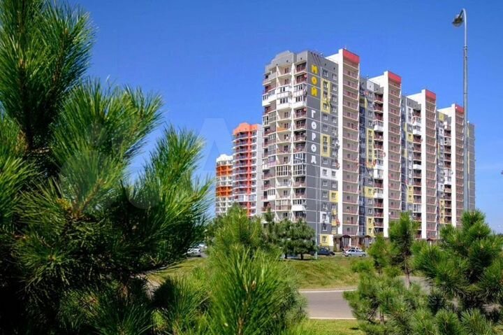 2-к. квартира, 72,2 м², 1/17 эт.