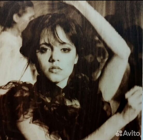 Портрет по фото на дереве