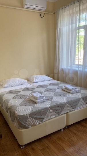 Комната 100 м² в 4-к., 1/1 эт.