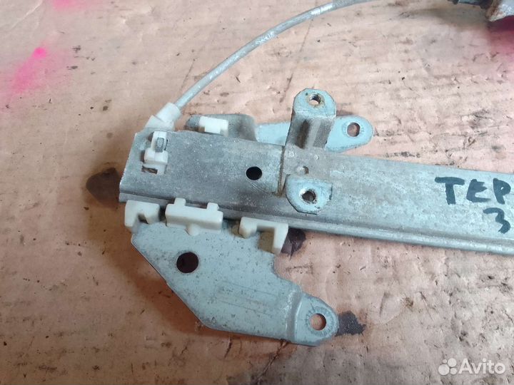 Стеклоподъемник мех. Зад. правый Nissan Terrano 1