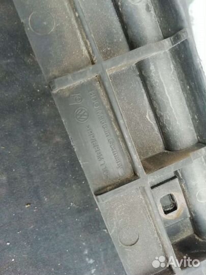 Кронштейн заднего бампера VW Passat B5+2000-2004 г