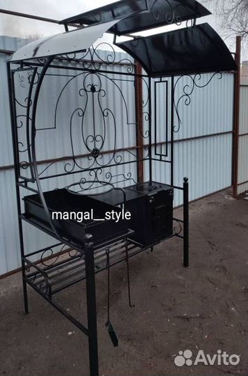 Мангал с крышей