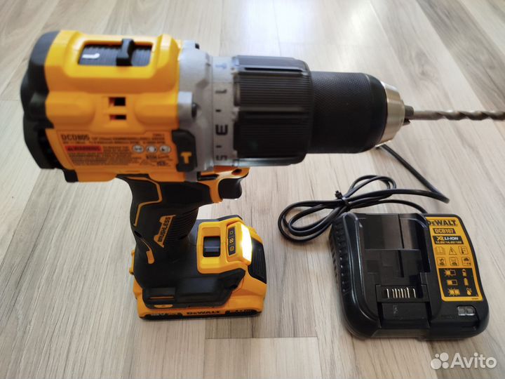 Ударный бесщеточный шуруповерт dewalt DCD 805