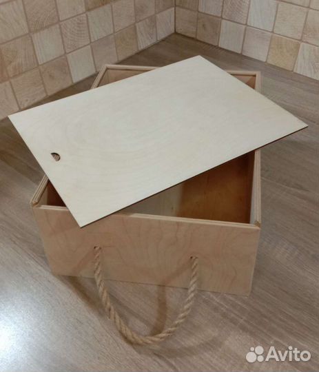 Универсальная коробка под подарок