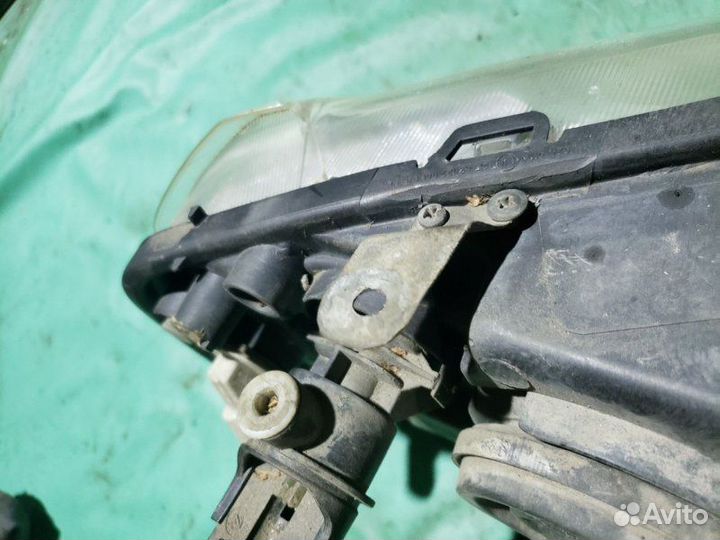 Фара передняя левая Renault Logan 1 1.4 2007