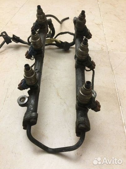 Топливная рампа для двигателя 6G72 24 кл