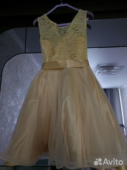 Платья праздничные