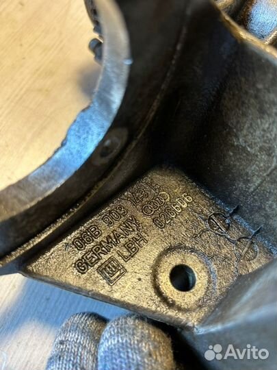 Кронштейн генератора Volkswagen Passat B5